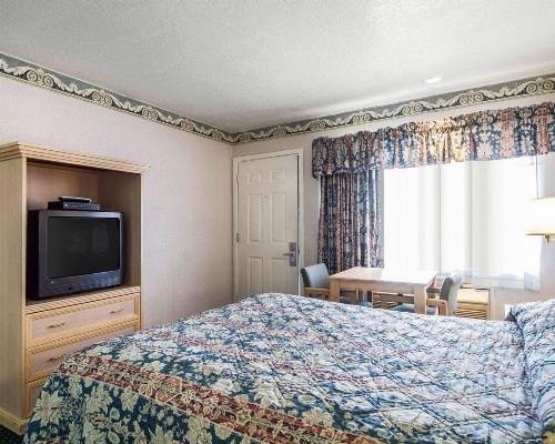 Rodeway Inn Monterey Near Fairgrounds image 3